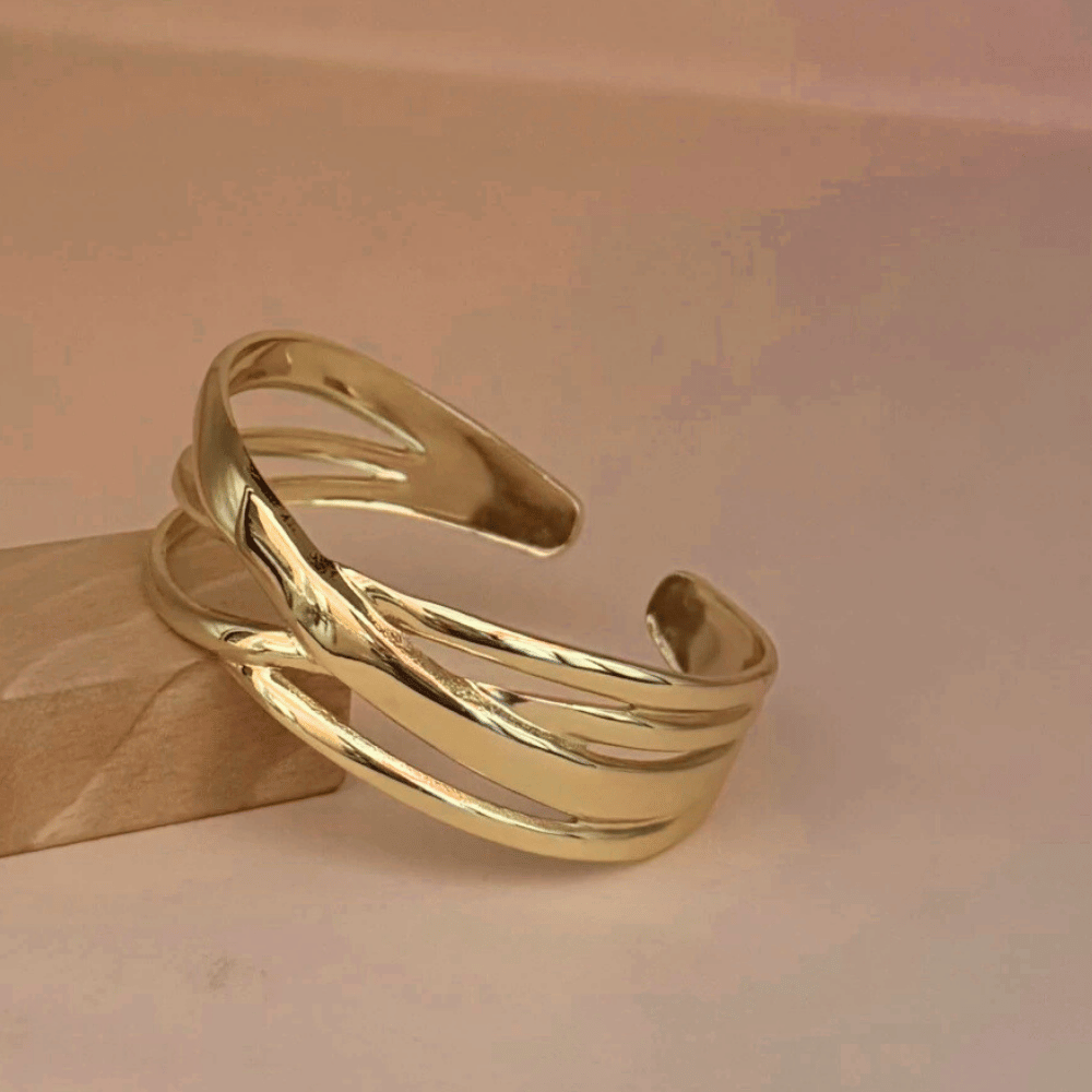 Brazalete Dorado Entrelazado