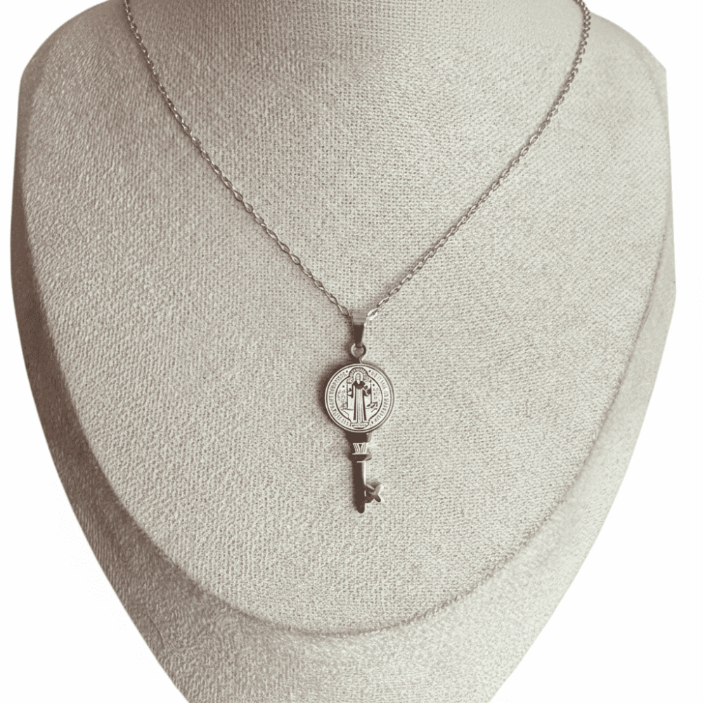 Collar llave san Benito
